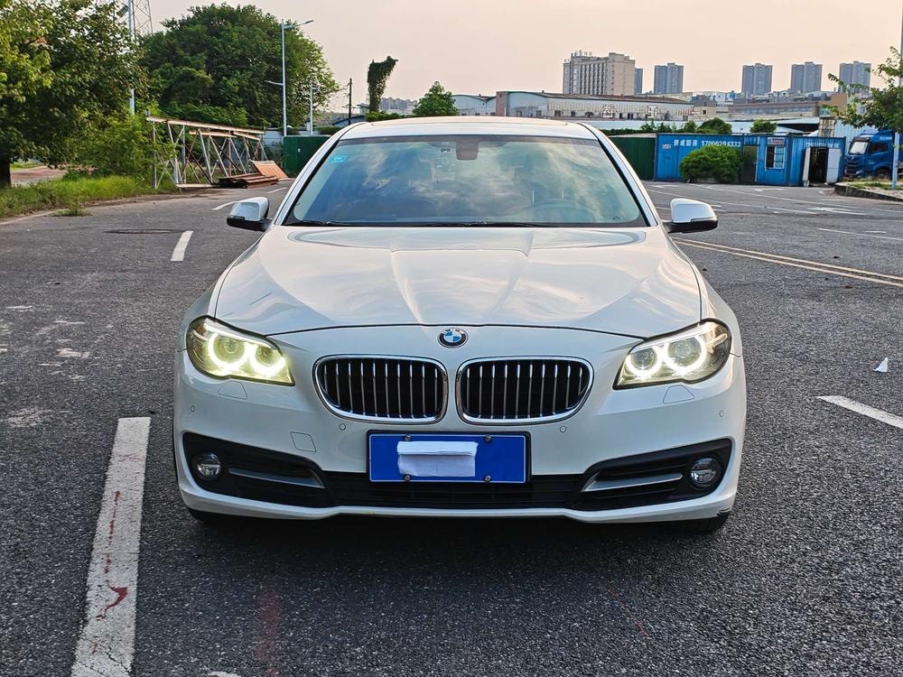BMW 5-Series 2013 — фото автомобиля