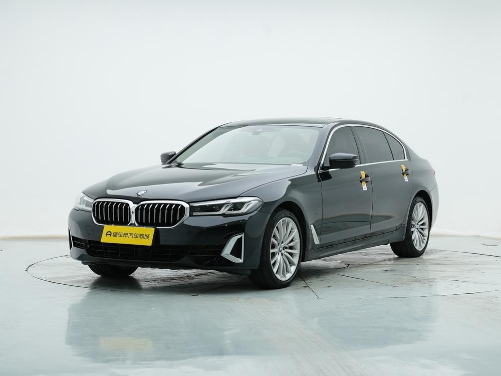 BMW 5-Series 2021 — фото автомобиля 1
