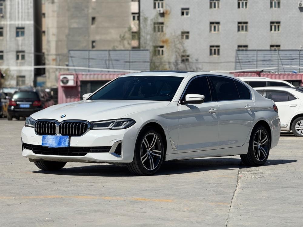 BMW 5-Series 2021 — фото автомобиля 1