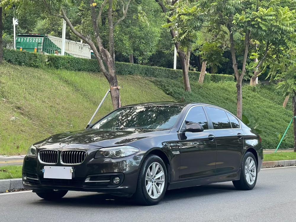 BMW 5-Series 2017 — фото автомобиля