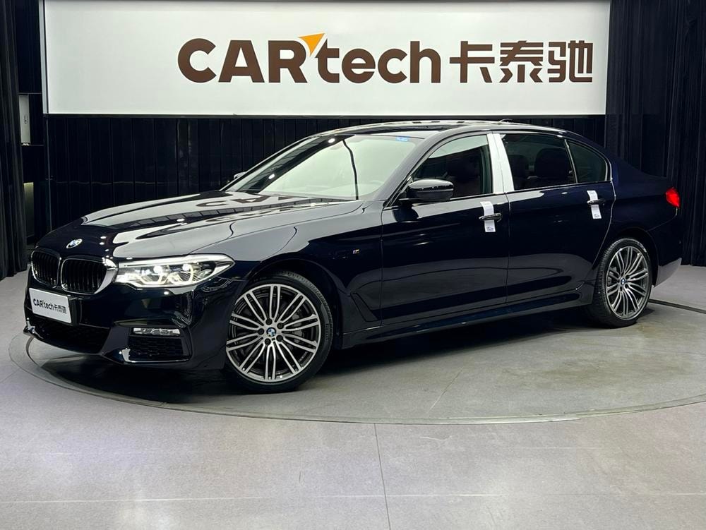 BMW 5-Series 2018 — фото автомобиля 1