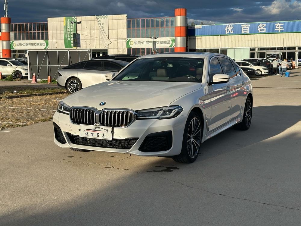 BMW 5-Series 2021 — фото автомобиля 1
