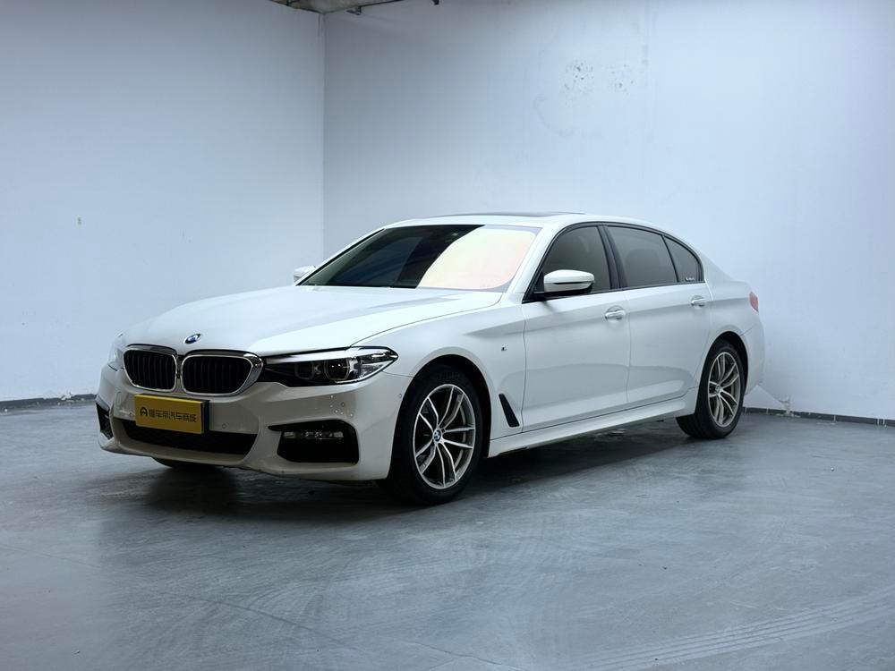BMW 5-Series 2018 — фото автомобиля