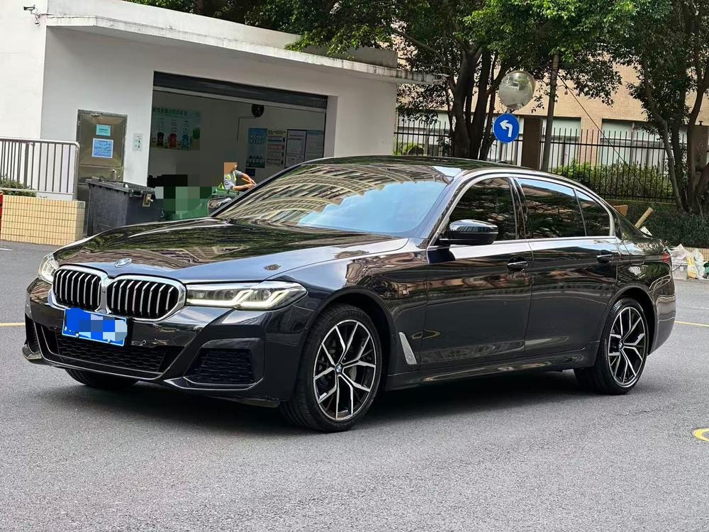 BMW 5-Series 2022 — фото автомобиля 1
