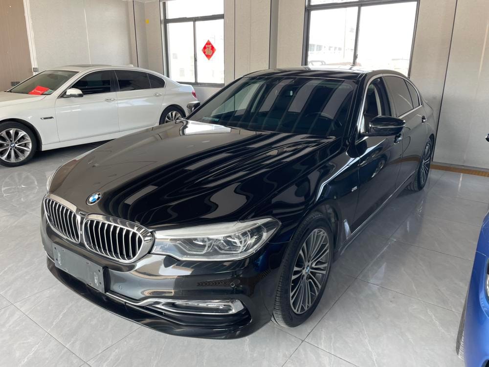 BMW 5-Series 2018 — фото автомобиля
