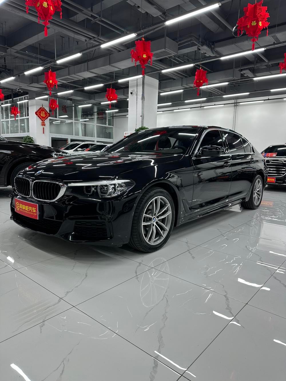 BMW 5-Series 2020 — фото автомобиля