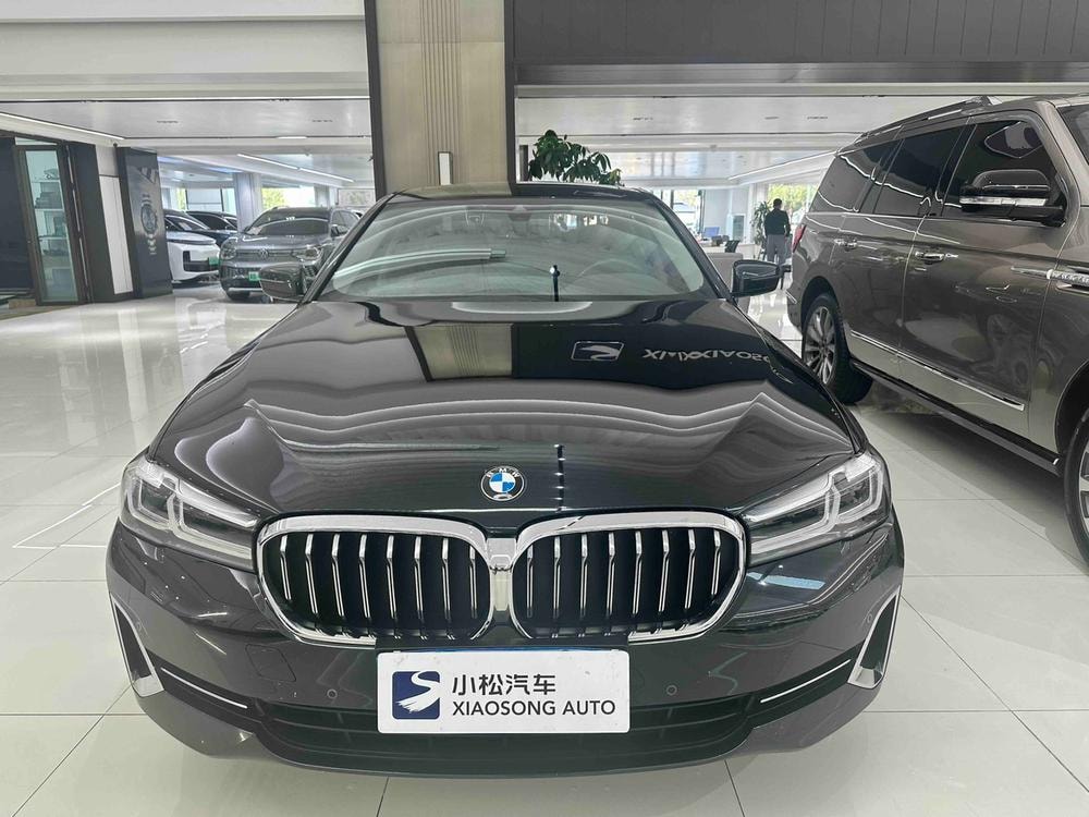 BMW 5-Series 2022 — фото автомобиля 1