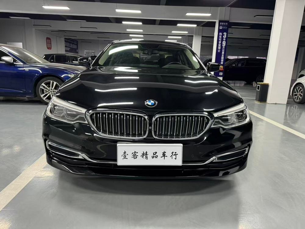 BMW 5-Series 2019 — фото автомобиля 1