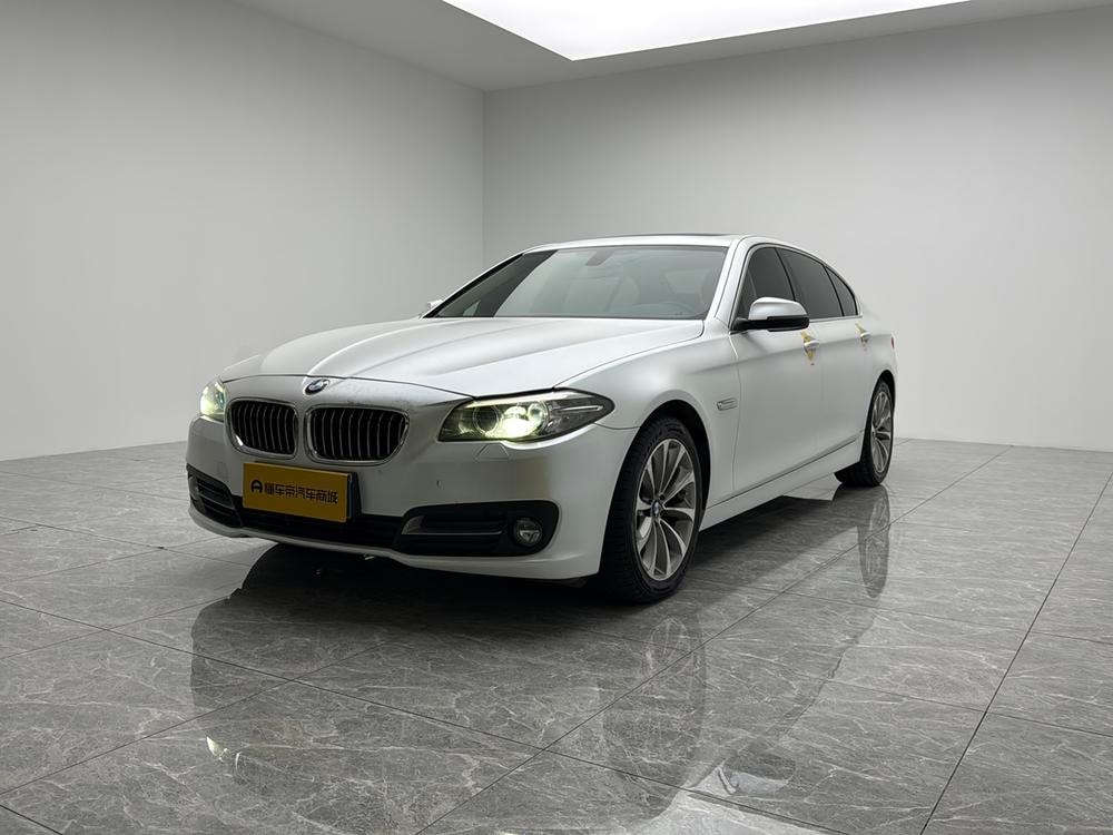 BMW 5-Series 2017 — фото автомобиля 1