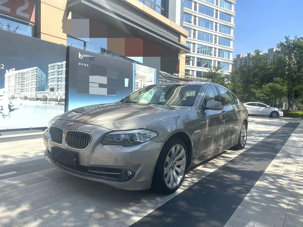 BMW 5-Series 2012 — фото автомобиля 1