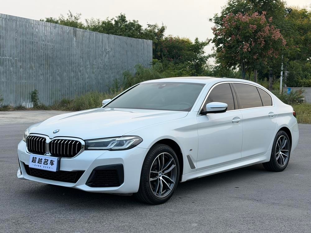 BMW 5-Series 2022 — фото автомобиля 1