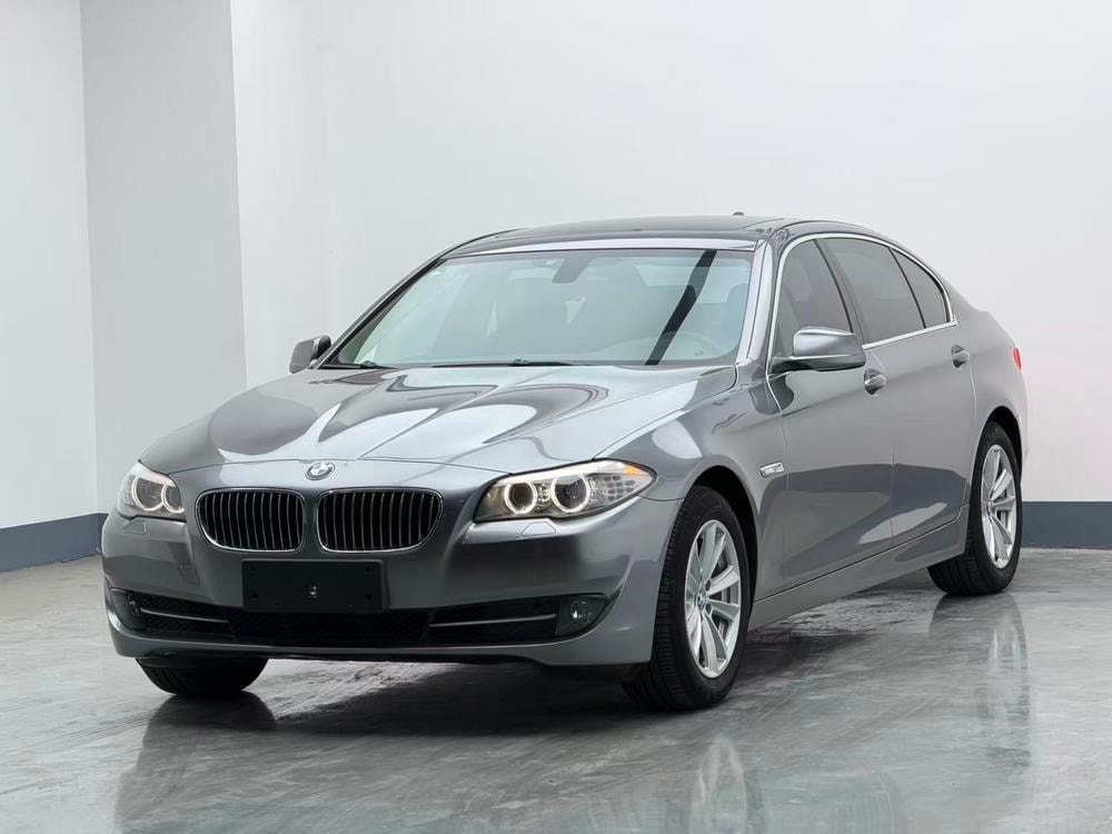BMW 5-Series 2013 — фото автомобиля 1