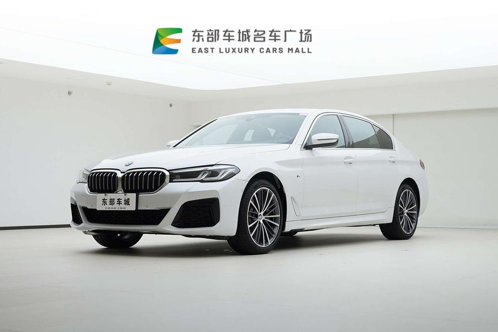 BMW 5-Series 2023 — фото автомобиля 1