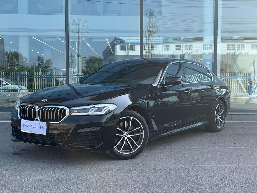 BMW 5-Series 2022 — фото автомобиля 1