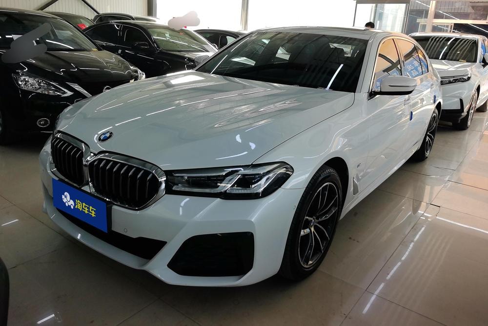 BMW 5-Series 2022 — фото автомобиля 1
