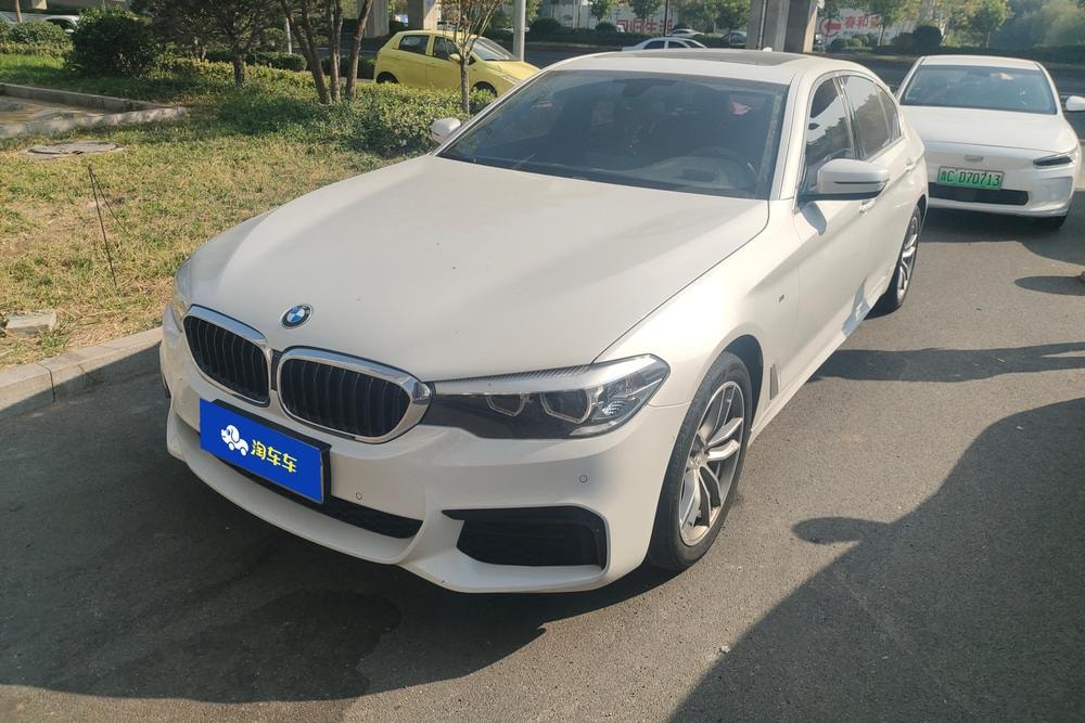 BMW 5-Series 2020 — фото автомобиля 1