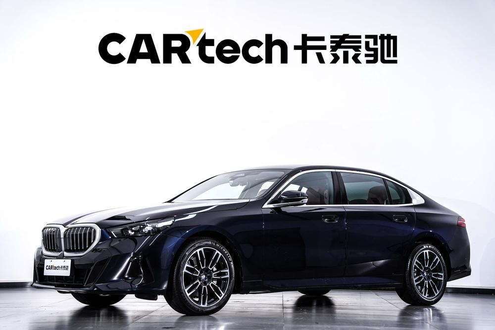 BMW 5-Series 2025 — фото автомобиля