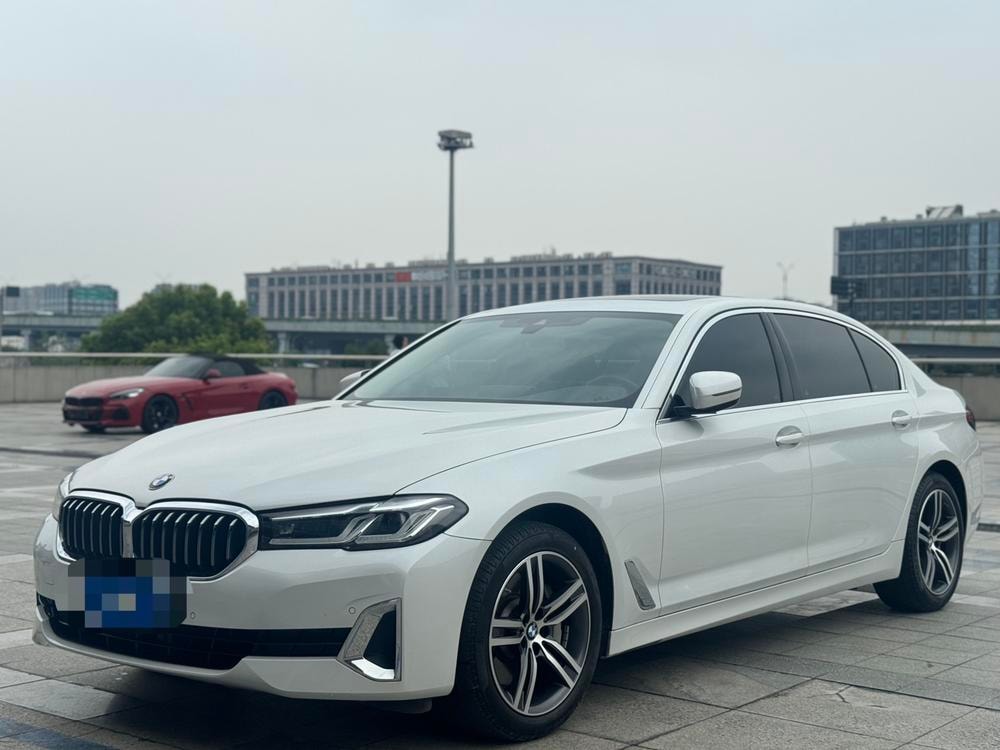 BMW 5-Series 2021 — фото автомобиля 1