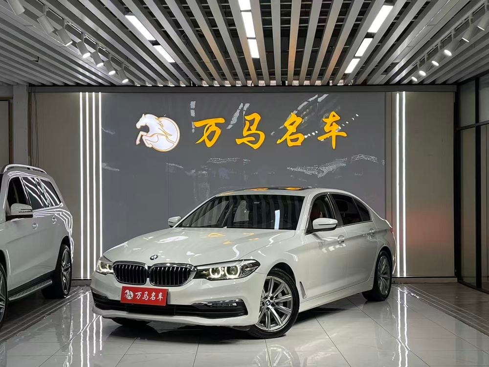 BMW 5-Series 2018 — фото автомобиля