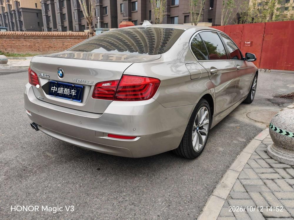 BMW 5-Series 2014 — фото автомобиля