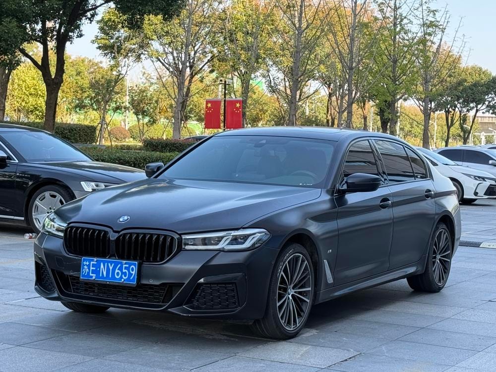 BMW 5-Series 2022 — фото автомобиля