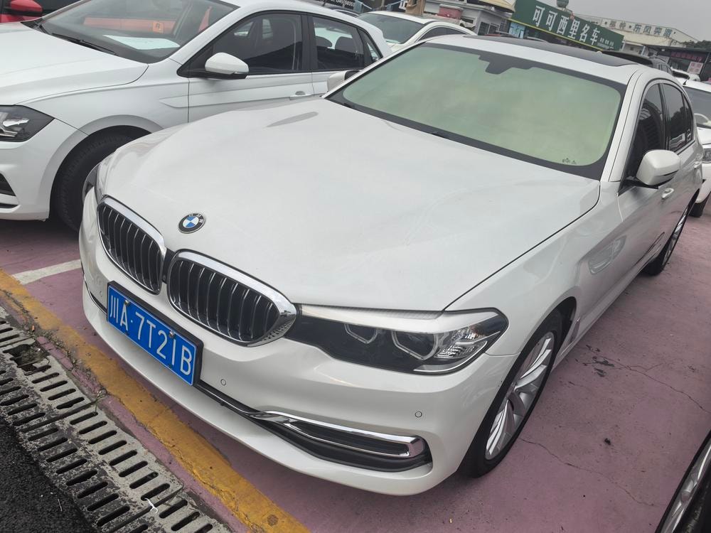 BMW 5-Series 2020 — фото автомобиля