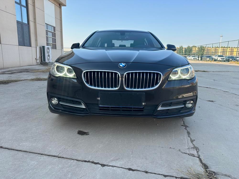 BMW 5-Series 2017 — фото автомобиля
