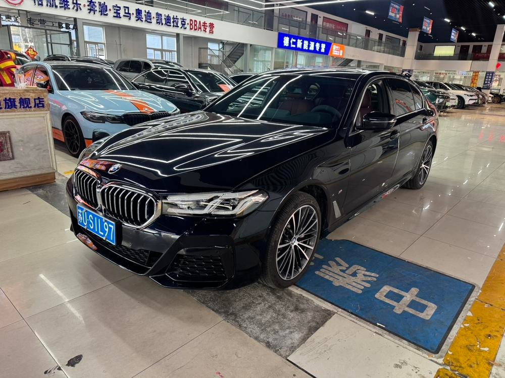 BMW 5-Series 2023 — фото автомобиля