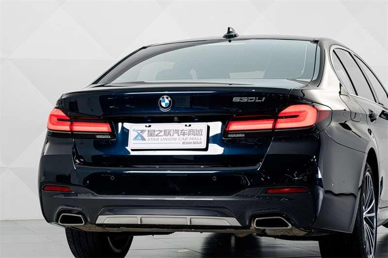BMW 5-Series 2023 — фото автомобиля
