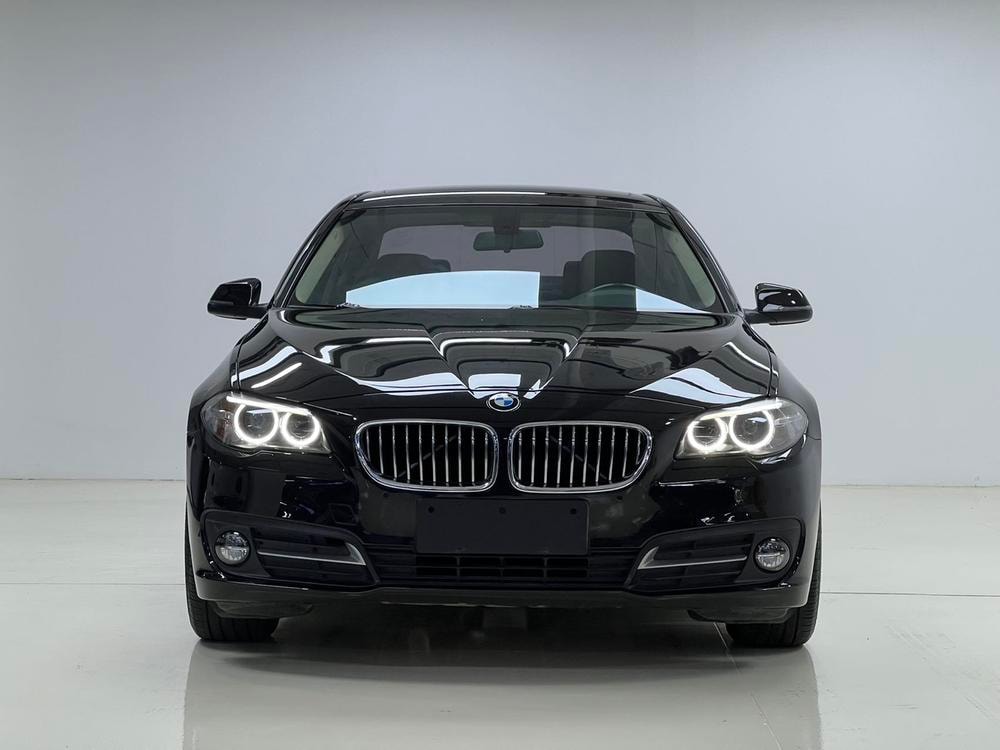 BMW 5-Series 2017 — фото автомобиля