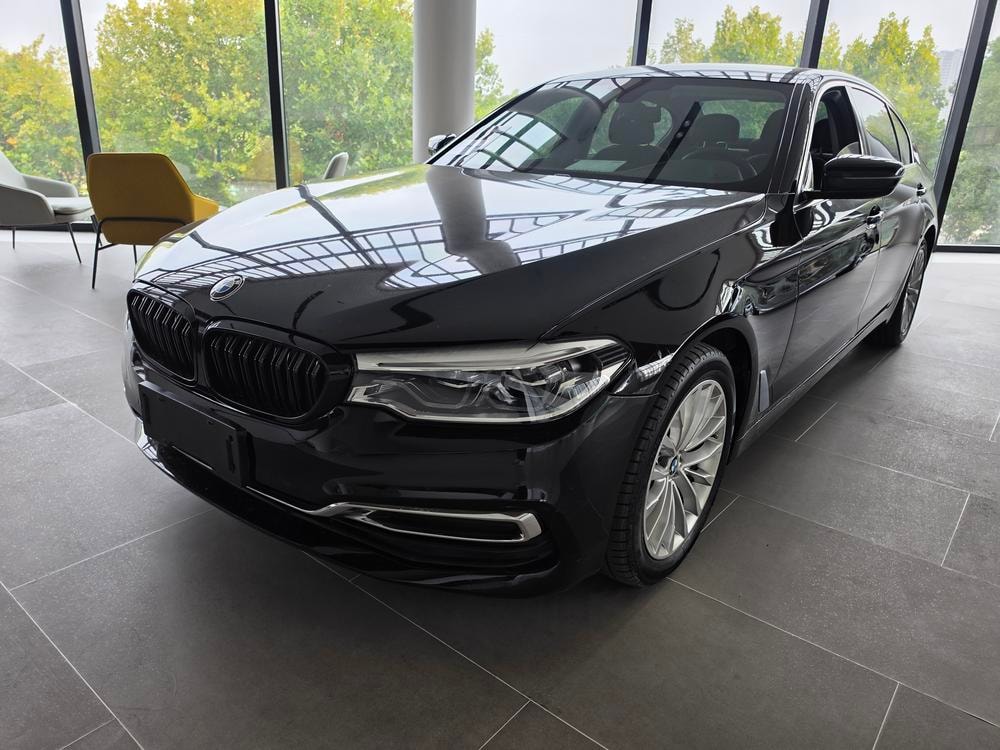 BMW 5-Series 2020 — фото автомобиля