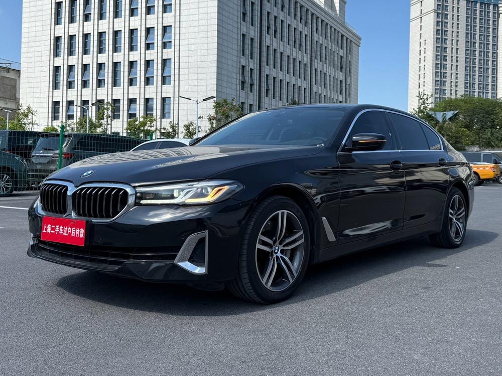 BMW 5-Series 2021 — фото автомобиля