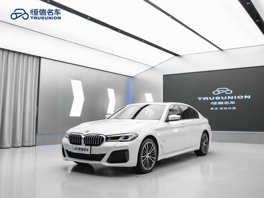 BMW 5-Series 2022 — фото автомобиля