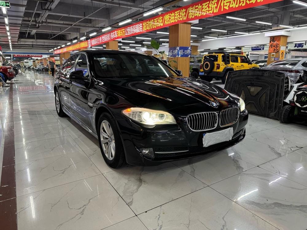 BMW 5-Series 2012 — фото автомобиля