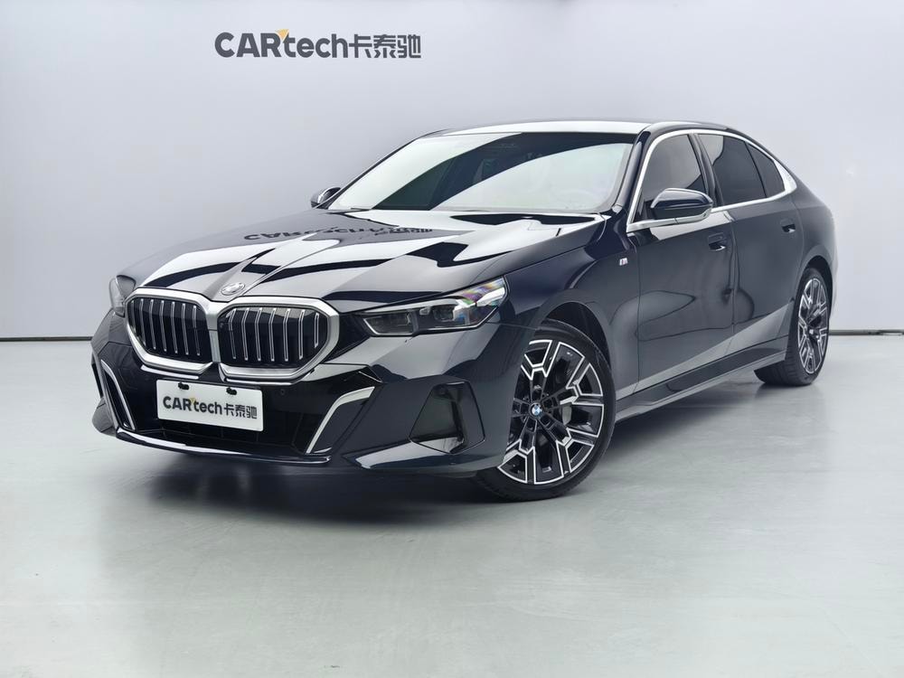 BMW 5-Series 2024 — фото автомобиля