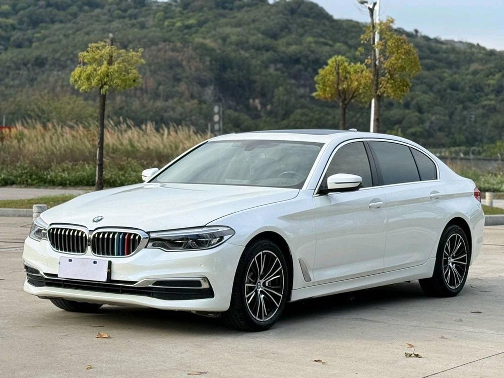 BMW 5-Series 2020 — фото автомобиля