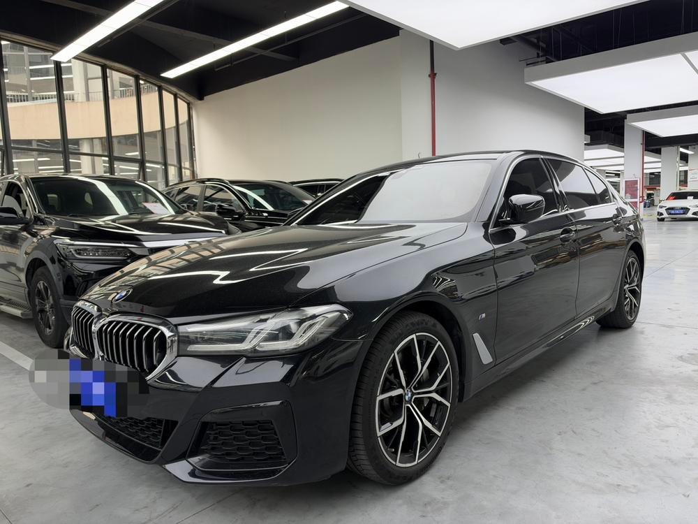 BMW 5-Series 2021 — фото автомобиля