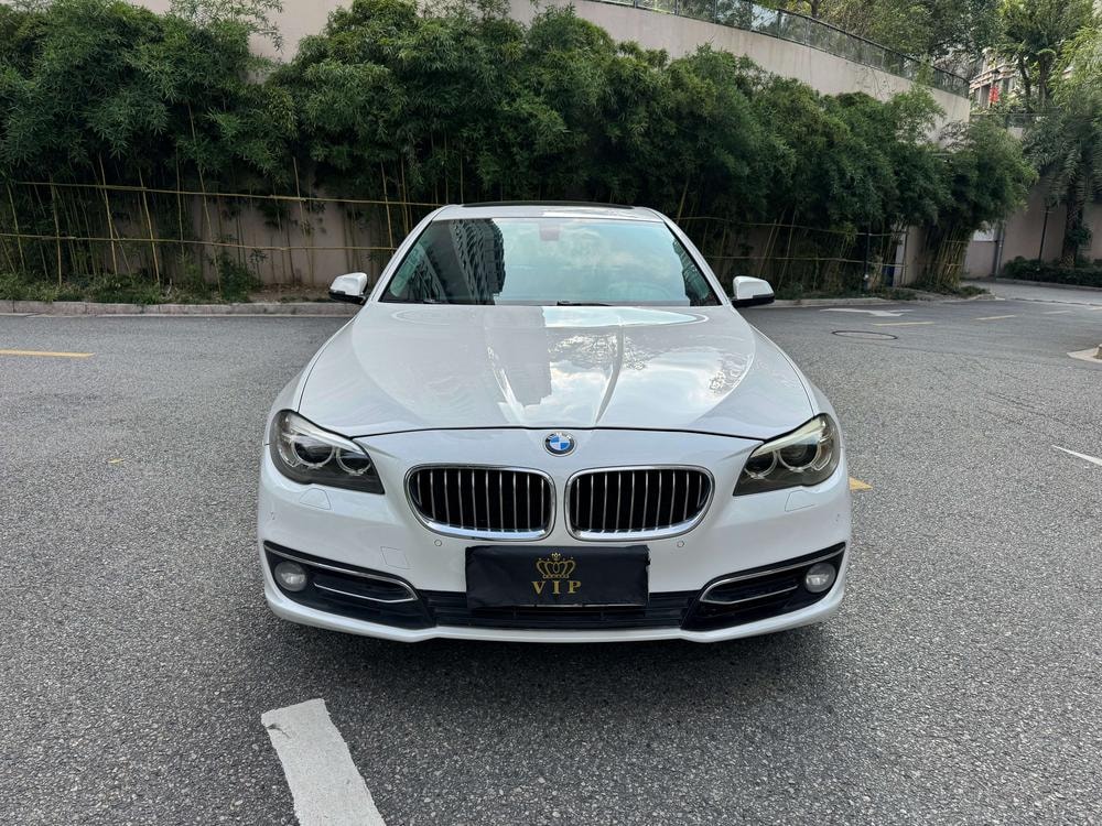 BMW 5-Series 2017 — фото автомобиля