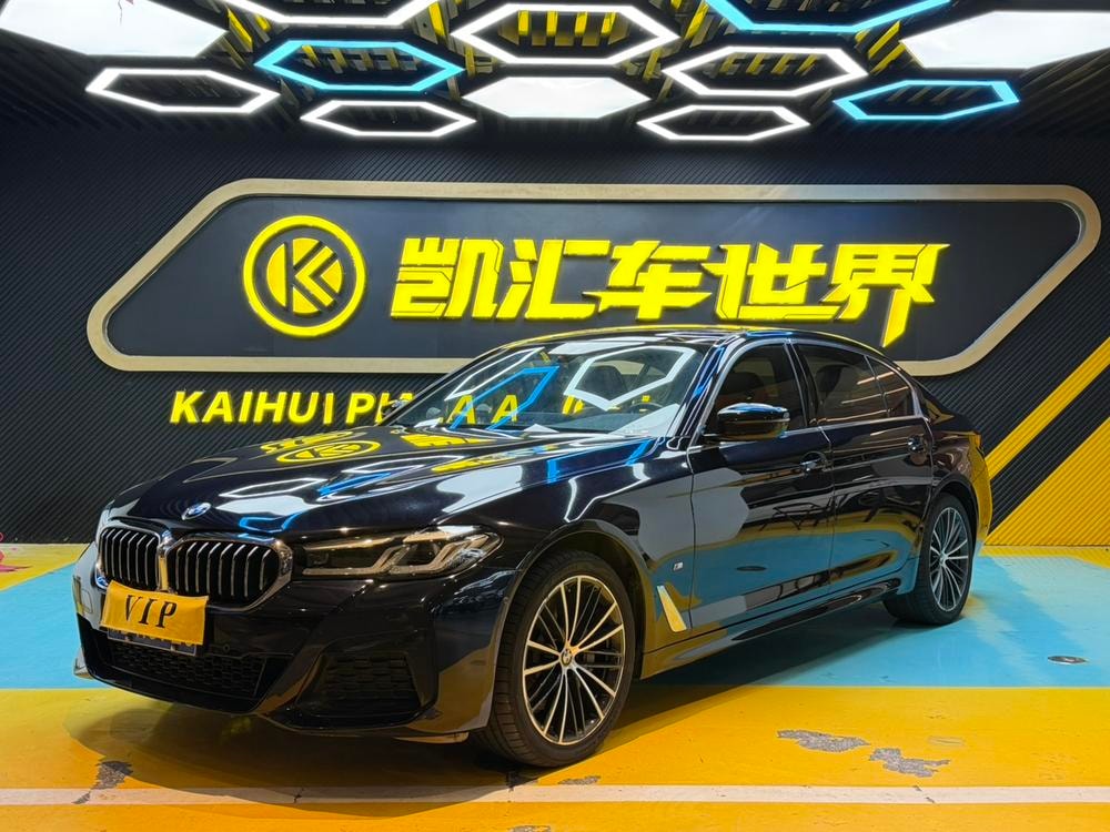 BMW 5-Series 2023 — фото автомобиля
