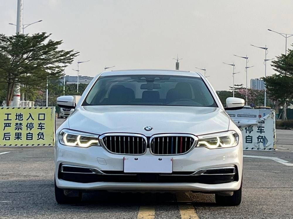 BMW 5-Series 2020 — фото автомобиля