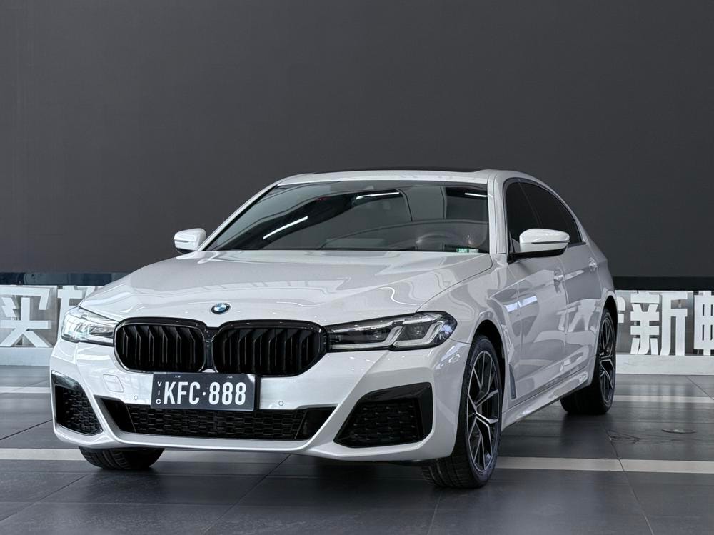 BMW 5-Series 2023 — фото автомобиля