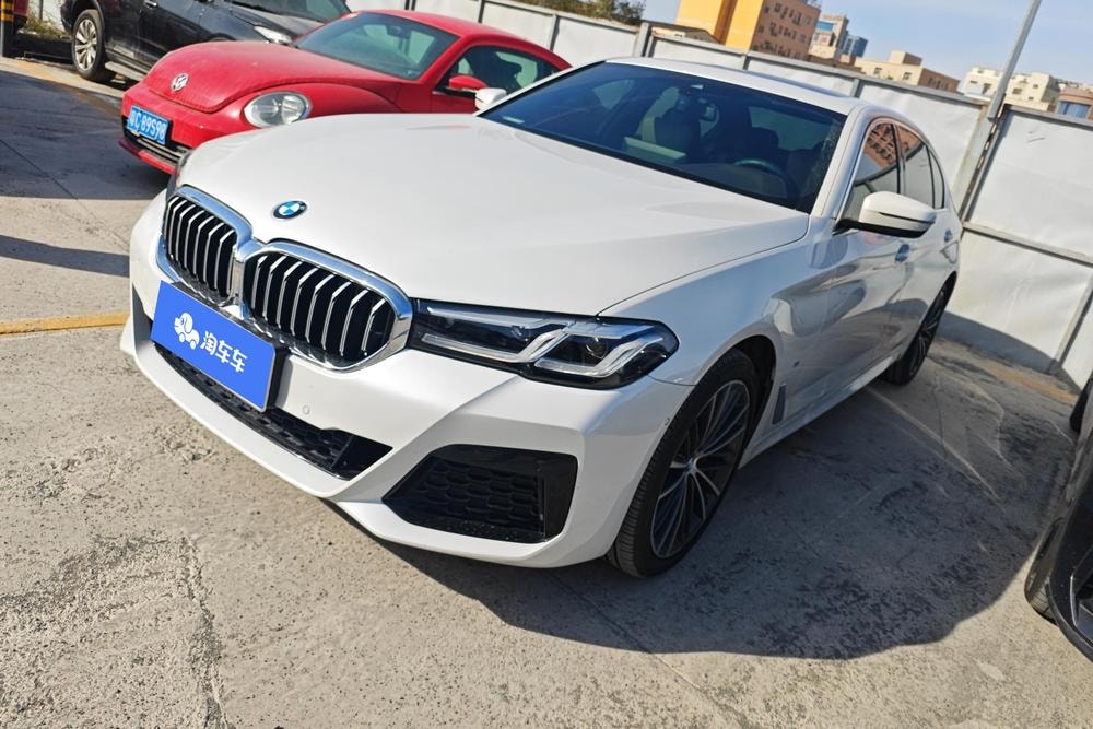 BMW 5-Series 2023 — фото автомобиля