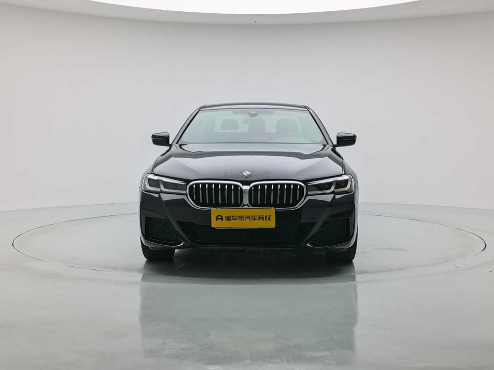 BMW 5-Series 2021 — фото автомобиля
