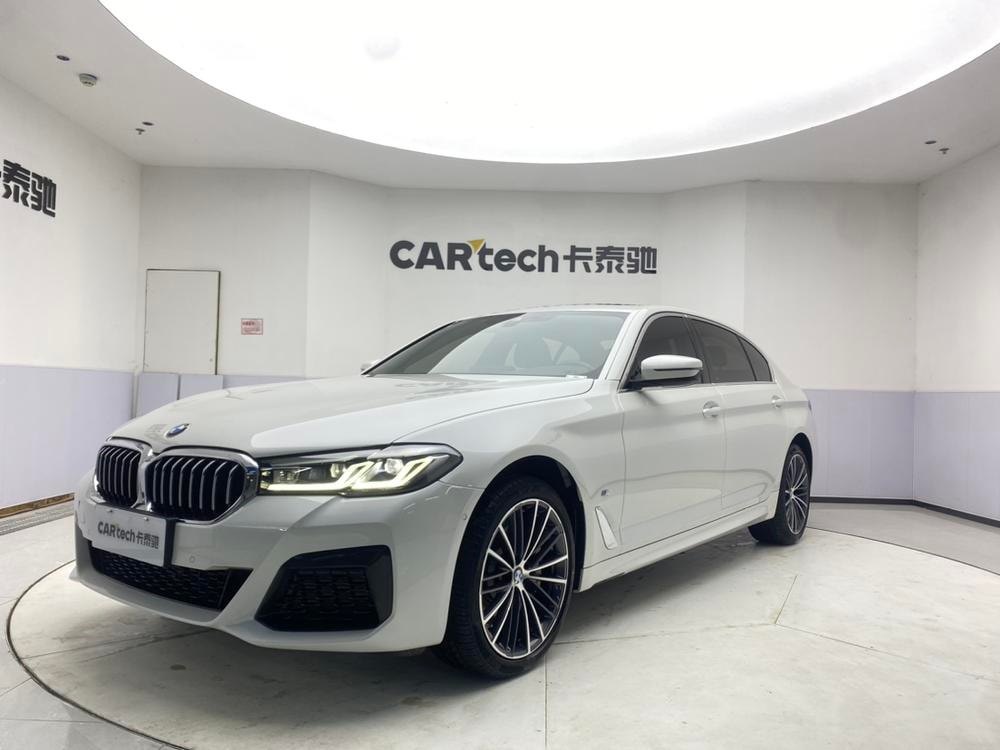 BMW 5-Series 2023 — фото автомобиля