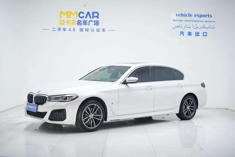BMW 5-Series 2022 — фото автомобиля