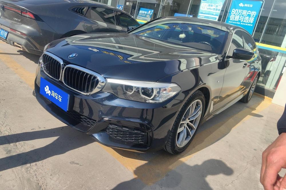 BMW 5-Series 2020 — фото автомобиля