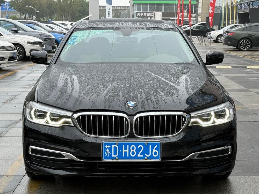 BMW 5-Series 2020 — фото автомобиля