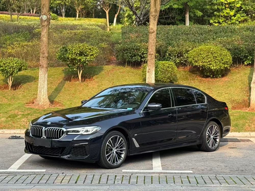 BMW 5-Series 2021 — фото автомобиля