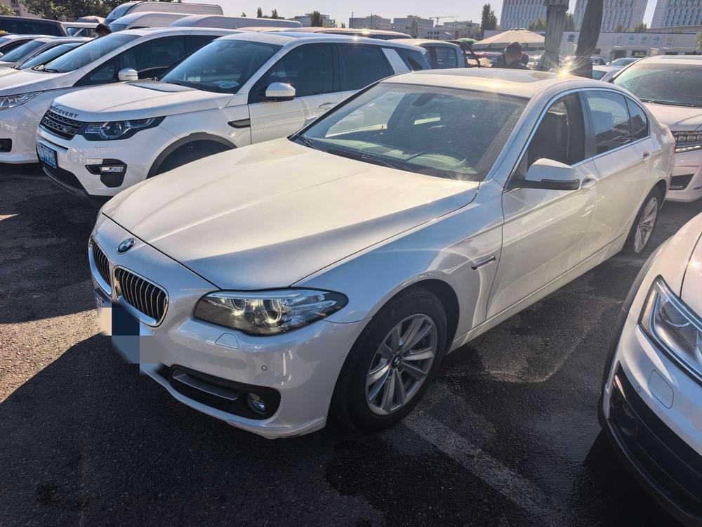 BMW 5-Series 2017 — фото автомобиля