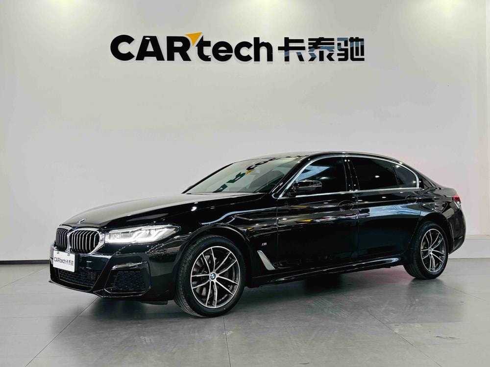 BMW 5-Series 2022 — фото автомобиля